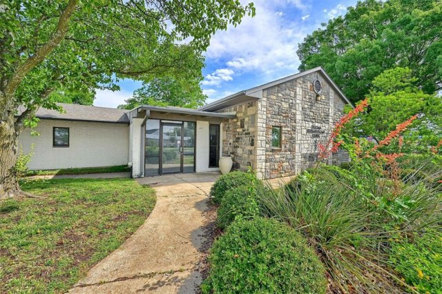 815 Pecan Grove Road E