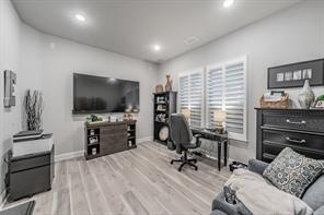 1076 Fleetwood Drive - Photo 10