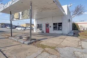 112 W Main Street - Photo 2