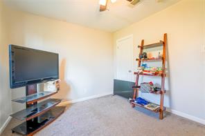200 W Greenbriar Street - Photo 20