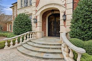 5305 Hillcrest Drive - Photo 2
