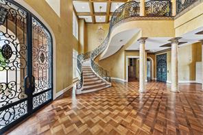 5305 Hillcrest Drive - Photo 4