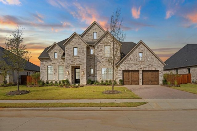 2740 Live Oak Lane