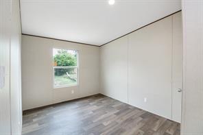 707 W 8th Street - Photo 17