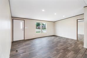707 W 8th Street - Photo 6