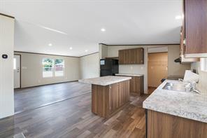 707 W 8th Street - Photo 8