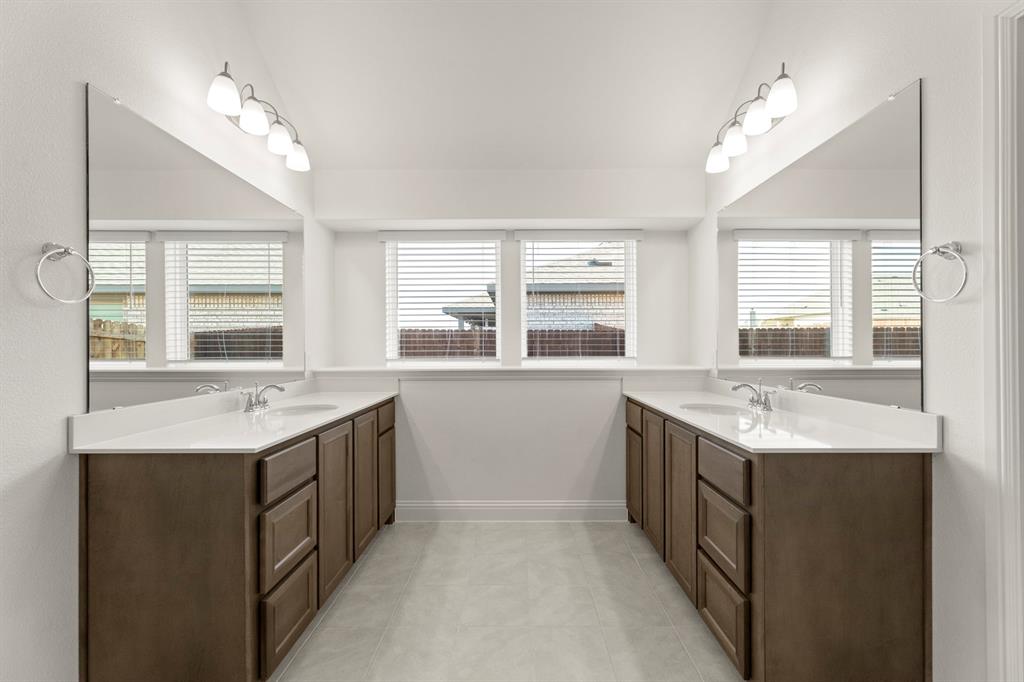 1404 Elle Lane - Photo 14