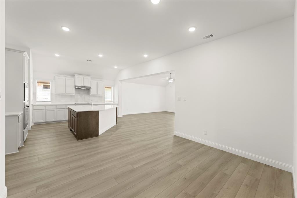 1404 Elle Lane - Photo 6