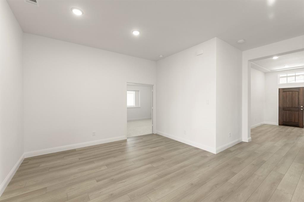 1404 Elle Lane - Photo 7