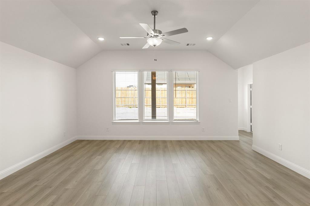 1404 Elle Lane - Photo 8