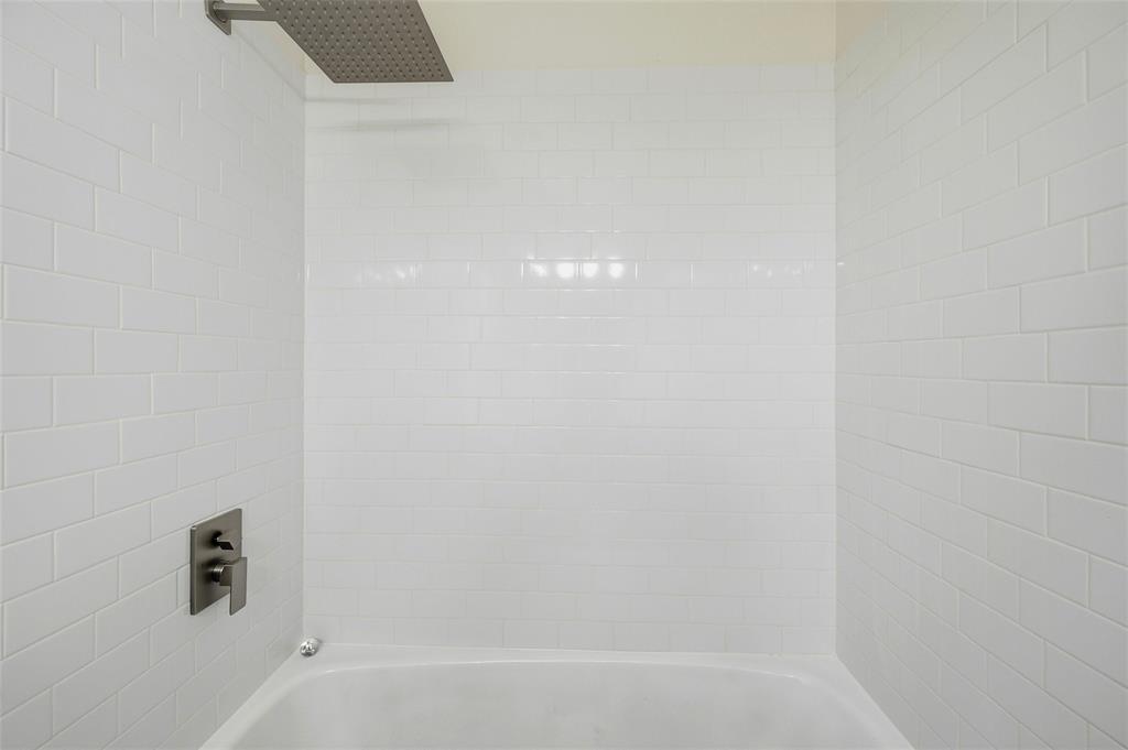 105 N Wood Avenue - Photo 20