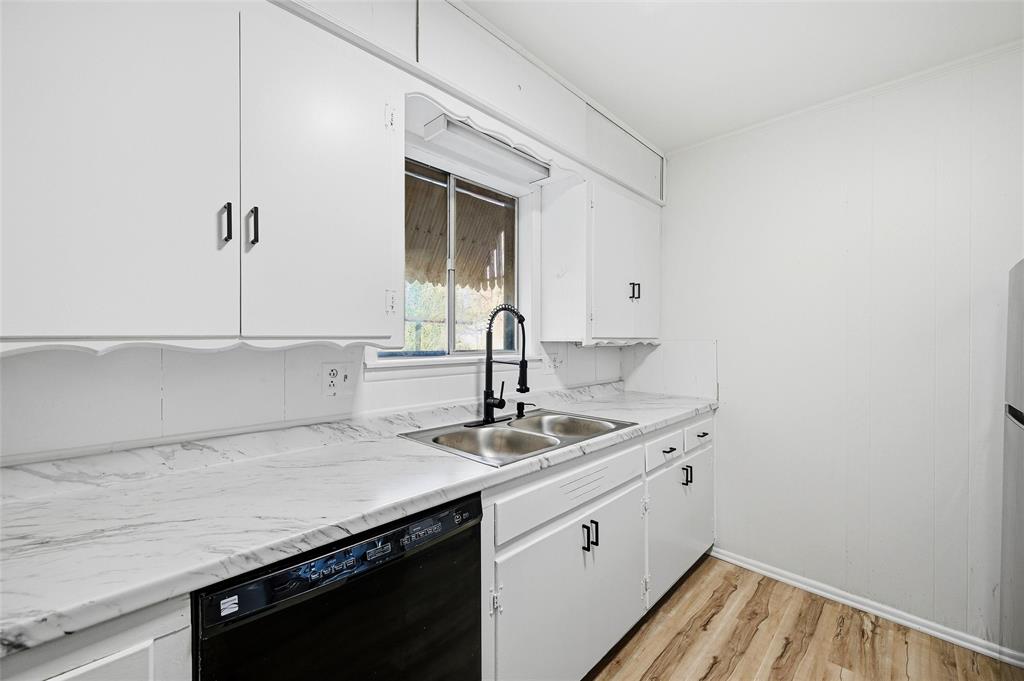 105 N Wood Avenue - Photo 9