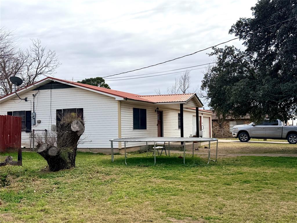1412 Sunset Drive - Photo 2