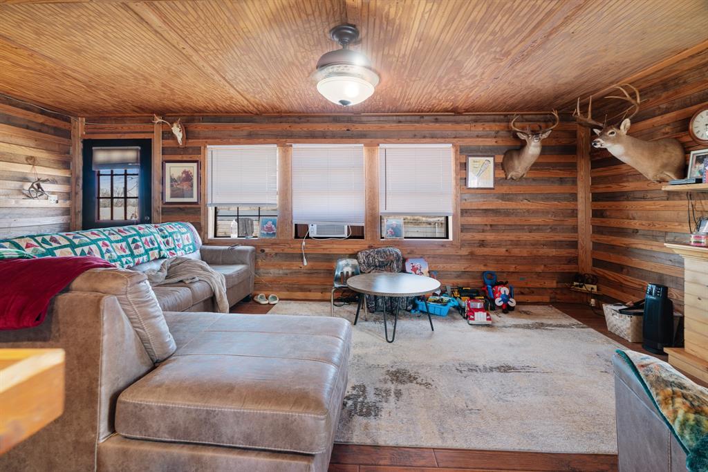 4060 CR 36220 - Photo 16