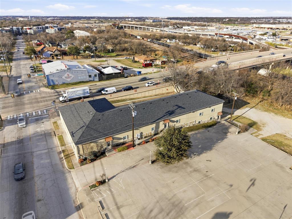 1301 E Weatherford Street - Photo 1