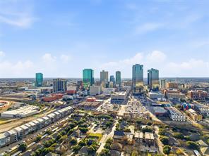 1301 E Weatherford Street - Photo 18
