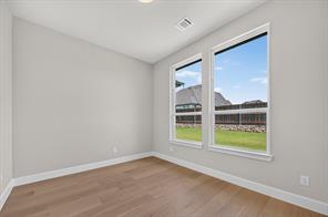 906 Montrose Drive - Photo 16
