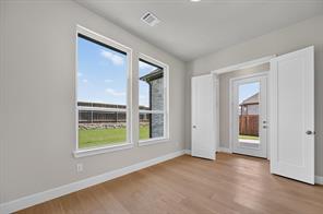 906 Montrose Drive - Photo 17