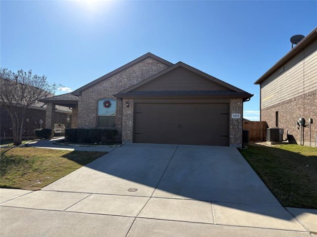 1213 Walnut Cliff Court