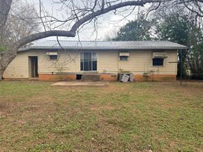 613 Sheridan - Photo 2