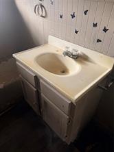 613 Sheridan - Photo 9