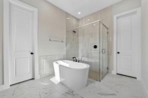 2414 Drummond Street - Photo 12