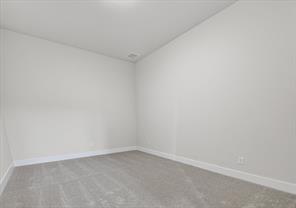 2414 Drummond Street - Photo 24