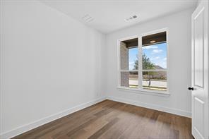 2716 Railway Street - Photo 16