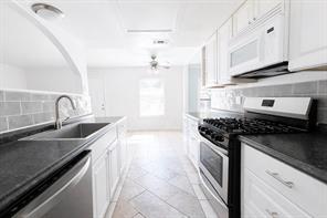 805 Brookshire Circle - Photo 4
