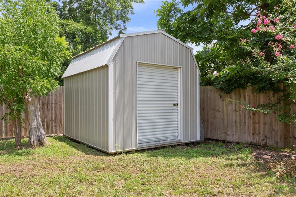 102 E Southland Avenue - Photo 20