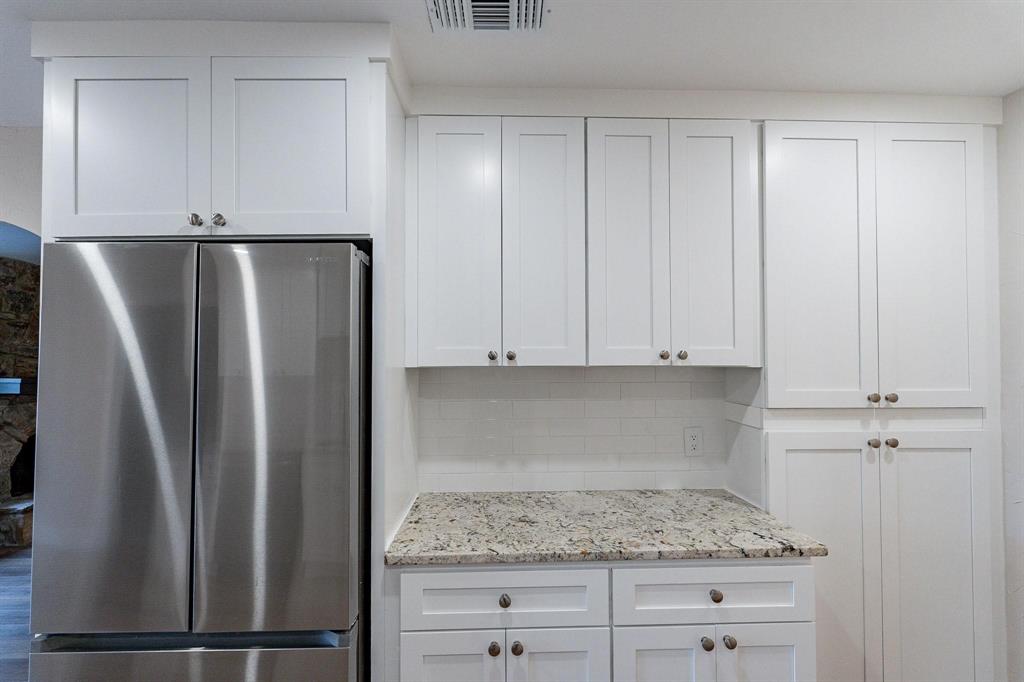 2105 Castle Oaks Drive - Photo 10