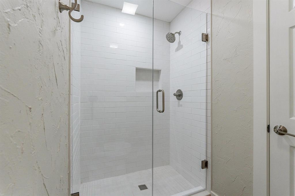 2105 Castle Oaks Drive - Photo 23