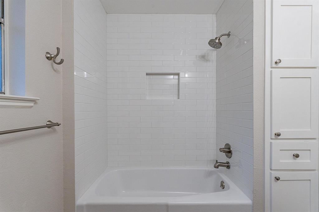 2105 Castle Oaks Drive - Photo 26