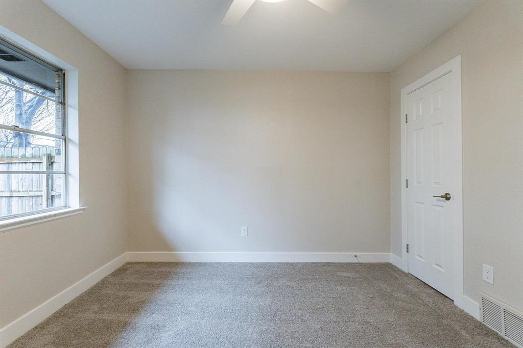2105 Castle Oaks Drive - Photo 27