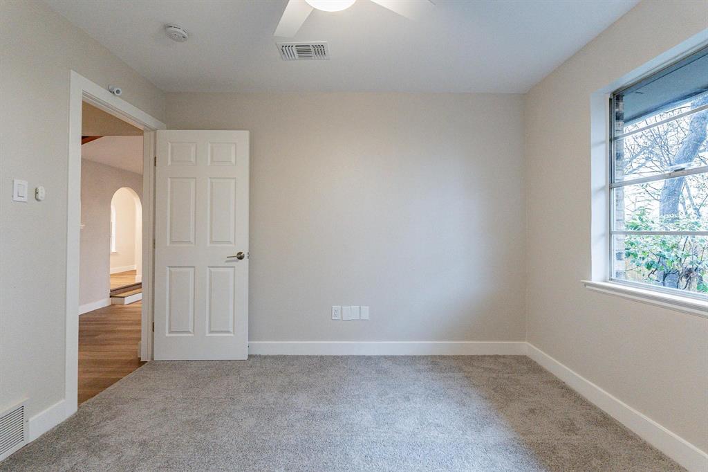2105 Castle Oaks Drive - Photo 28