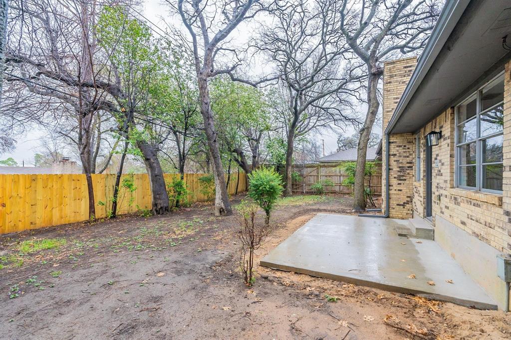 2105 Castle Oaks Drive - Photo 30