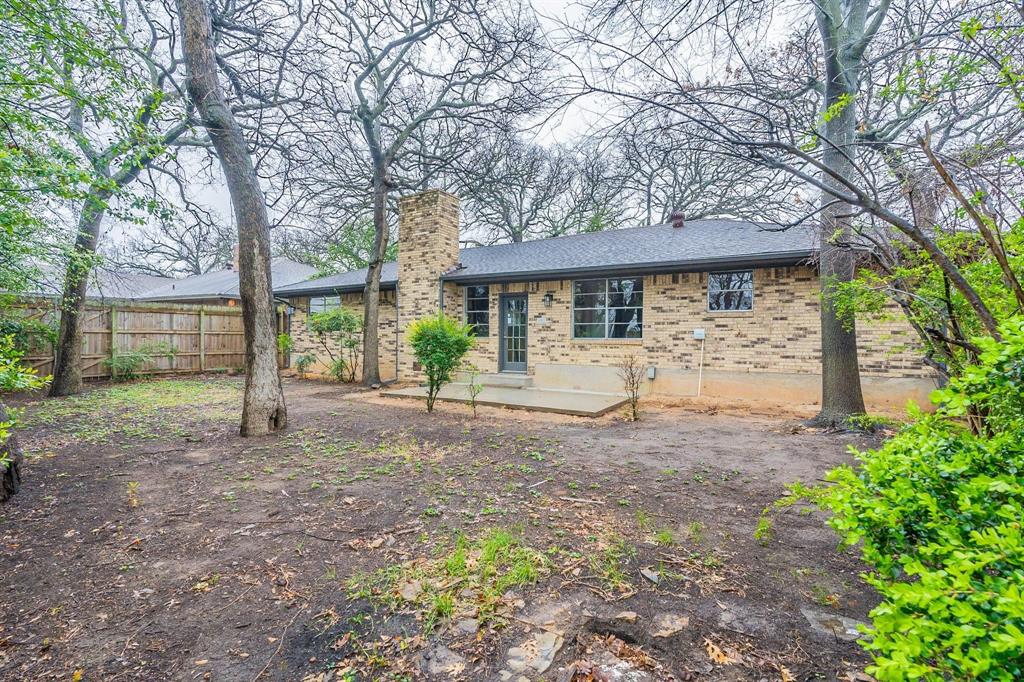 2105 Castle Oaks Drive - Photo 32