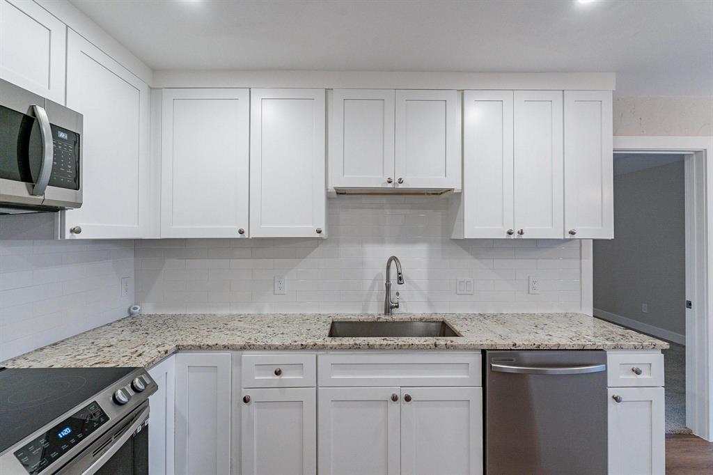 2105 Castle Oaks Drive - Photo 9
