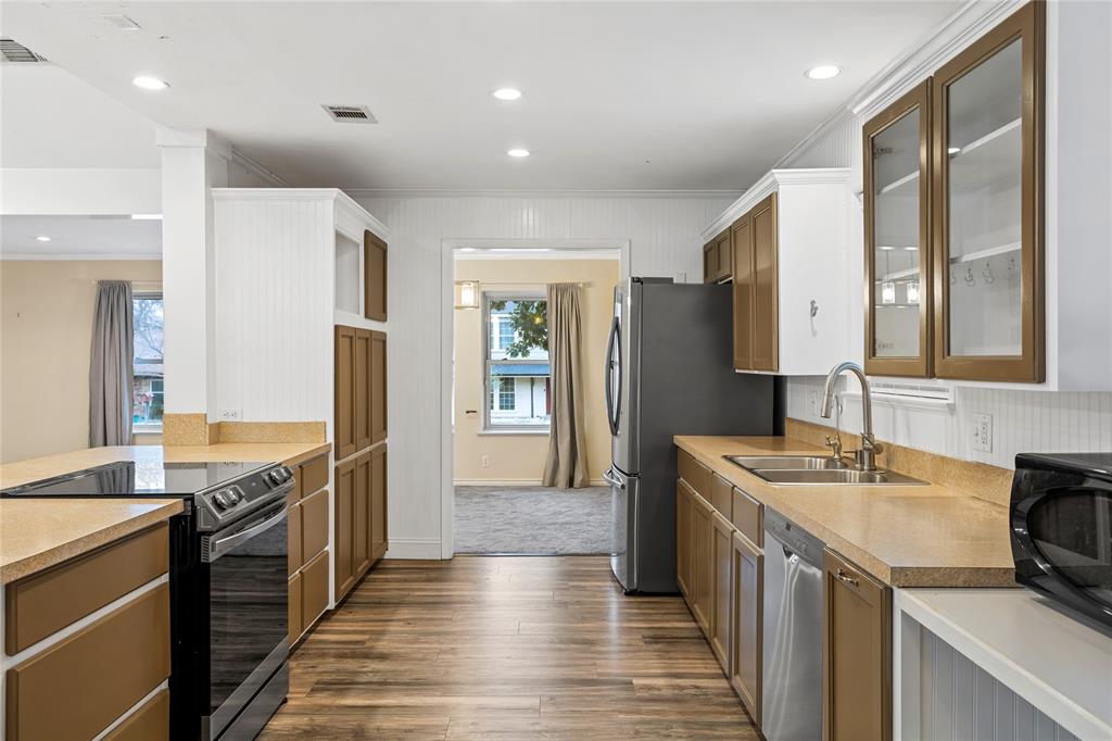 1401 Greenbrier Drive - Photo 12