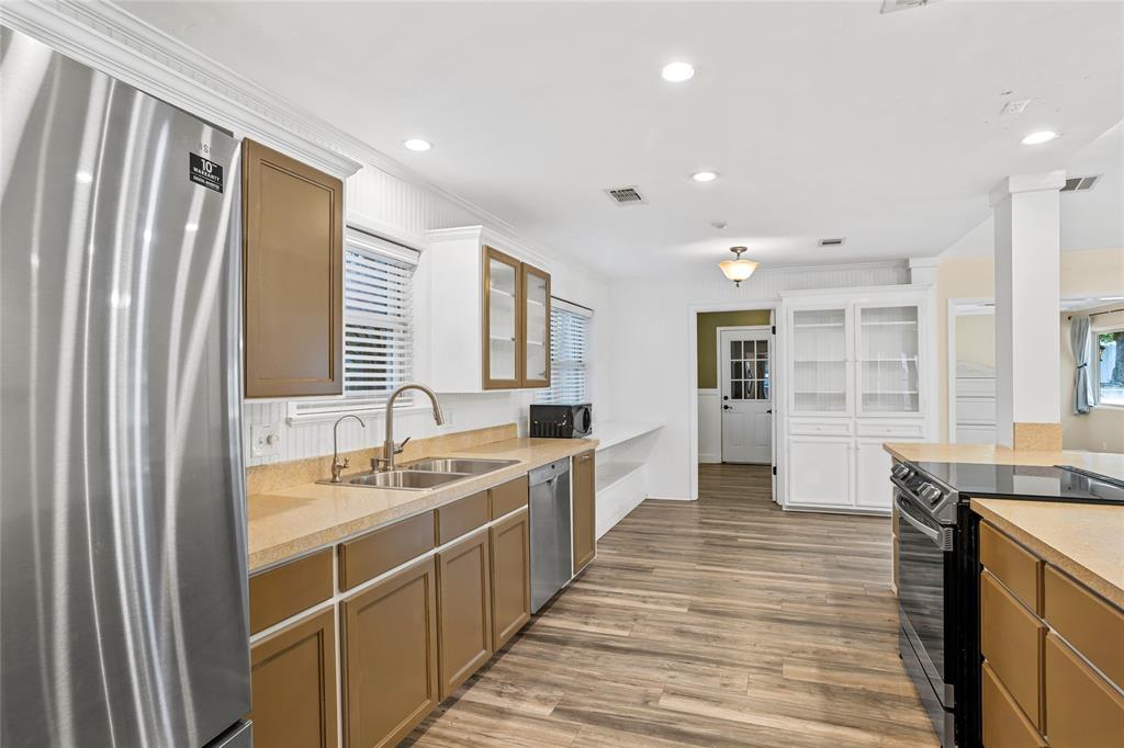 1401 Greenbrier Drive - Photo 14