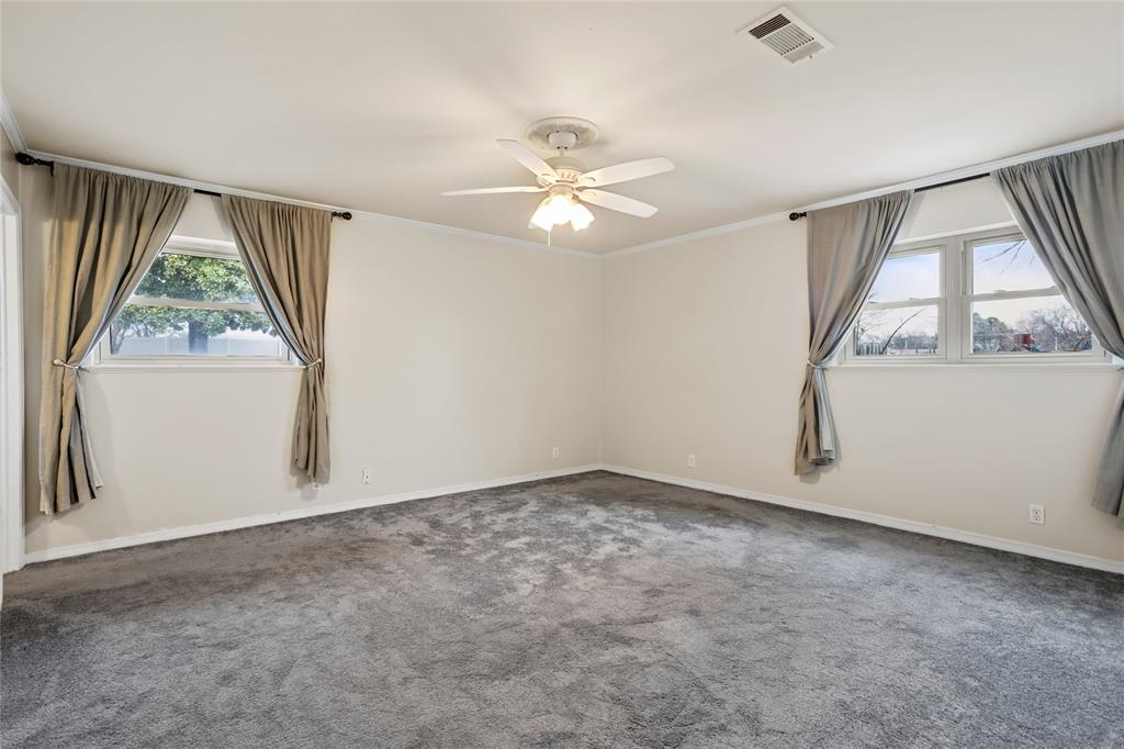1401 Greenbrier Drive - Photo 17