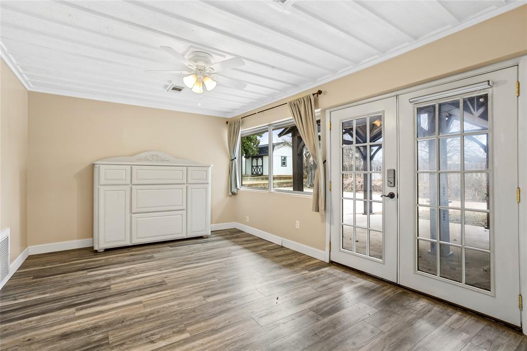 1401 Greenbrier Drive - Photo 24