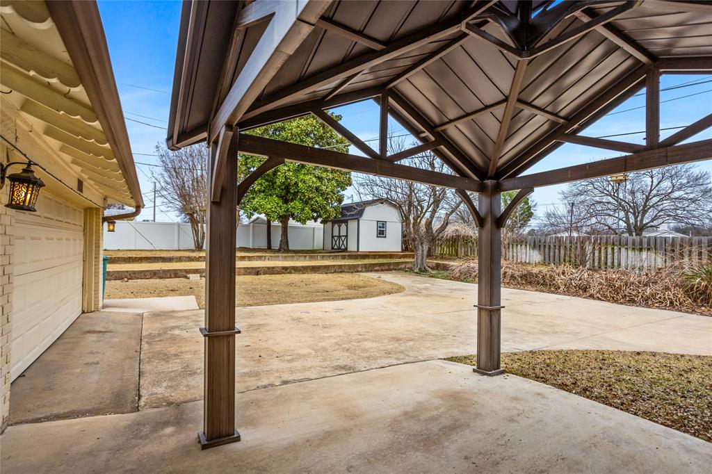1401 Greenbrier Drive - Photo 26
