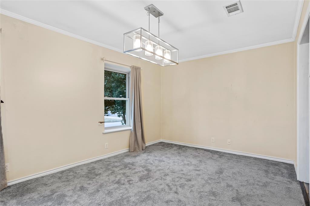 1401 Greenbrier Drive - Photo 6