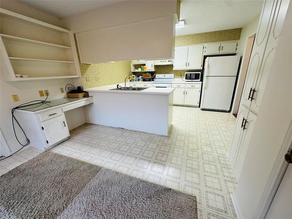 1408 Elmwood Street - Photo 12