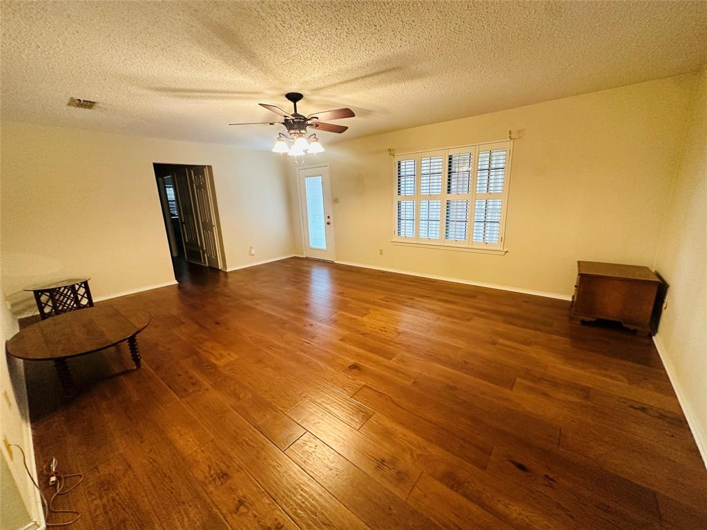 1408 Elmwood Street - Photo 5