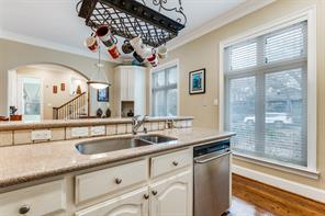 4007 Bowser Avenue - Photo 9