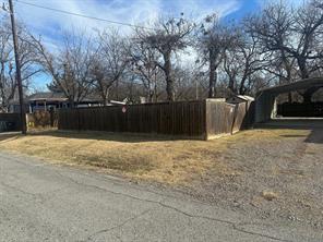 631 W Walker Street - Photo 4