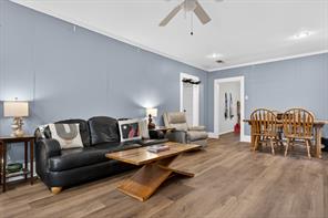 1111 N Austin Street - Photo 5