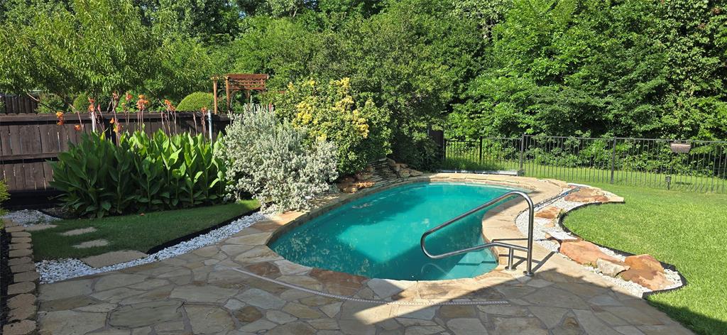 1706 Hollow Creek Court - Photo 1